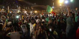 Scènes De Liesse Dans Les Rues De Dakar Après Le Sacre Final