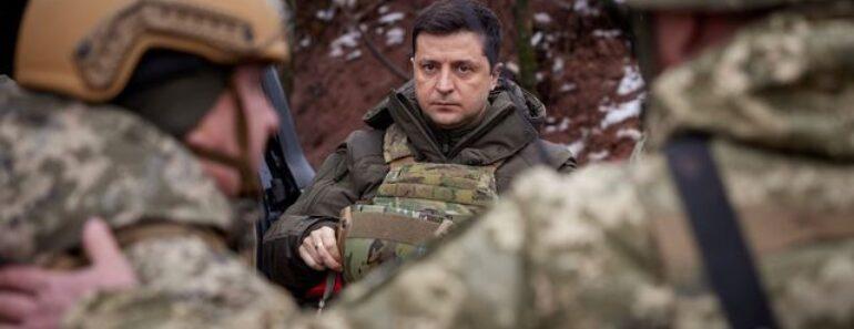 Ukraine : le président Zelensky a survécu à trois tentatives d'assassinat