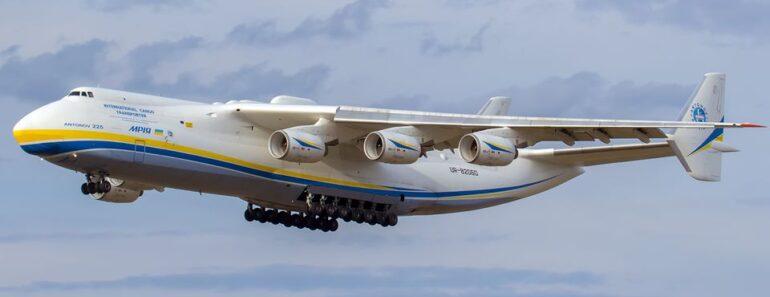 Guerre en Ukraine : le plus gros avion du monde, l'Antonov AN-225, détruit