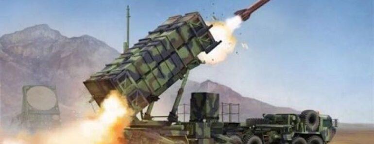 La Guerre Ukrainienne/Russe Bombarde La Plus Grande Réserve De Carburant Avec Des Missiles