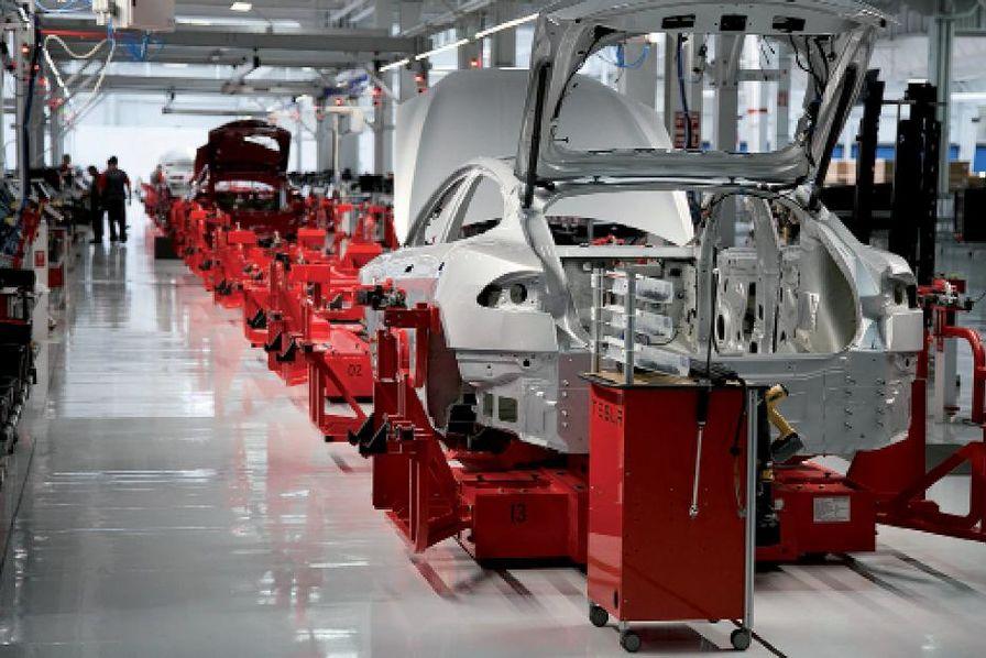 Tesla Suspend La Production De Lusine De Shangha