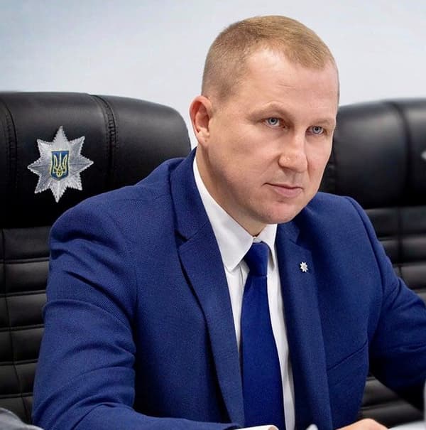 Ukraine : Un Général De Police Veut Se Rendre Aux Russes Pour Sauver Des Enfants