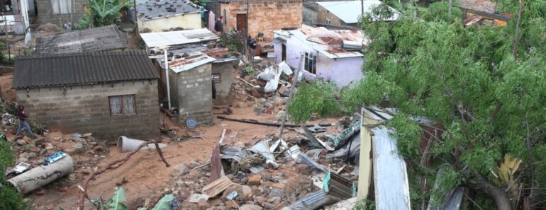 Afrique Du Sud : Le Nettoyage Des Plages Commence Après Des Inondations Meurtrières
