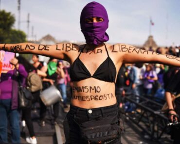 Des Collectifs Protestent Contre Les Féminicides Au Mexique