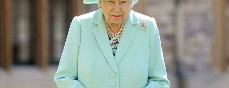 La Reine Elizabeth Ii Est « Morte D&Rsquo;Un Cœur Brisé »