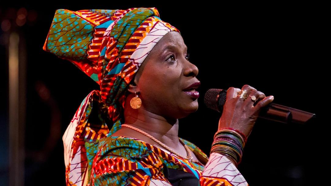 Grammy Awards 2022 Angelique Kidjo Remporte Le Prix Meilleur Album