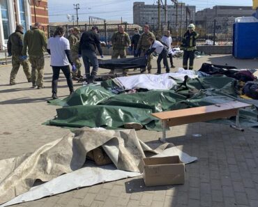 L&Rsquo;Ukraine Annonce La Mort De 50 Personnes Dans Une Attaque À La Roquette
