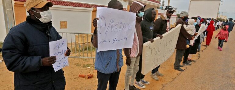 Les refugies africains Tunisie evacuation pays dorigine 770x297 - Les réfugiés africains en Tunisie demandent leur évacuation vers leurs pays d’origine