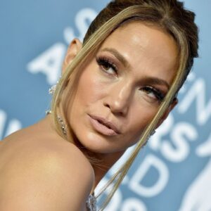 Jennifer Lopez A Été Repérée Avec Une Bague De Fiançailles Géante