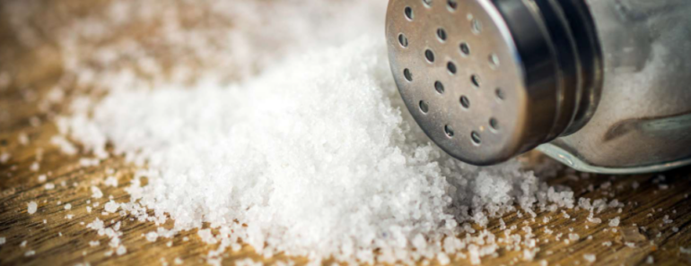 sel 770x297 - Des signes qui prouvent que vous prenez trop de sel
