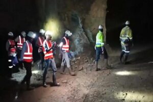 Burkina Faso : Mauvaise nouvelle pour les familles des mineurs piégés dans les mines depuis un mois