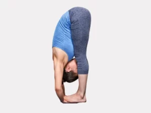 Ces postures de yoga soulagent les maux de tête