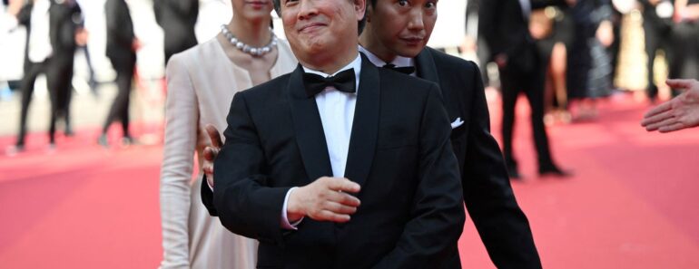L&Rsquo;Acteur Et Réalisateur Sud-Coréen Brille Au Festival De Cannes
