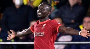 Le Directeur Sportif Du Fc Bayern Est Intéressé Par Sadio Mané .