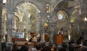 Une Église Du Xixe Siècle En Irak Célèbre Sa Première Messe Depuis La Défaite De L&Rsquo;Ei