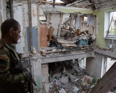 Guerre d’Ukraine : les troupes ukrainiennes se retirent de Severo Donetsk, la Pologne aide à accueillir les réfugiés