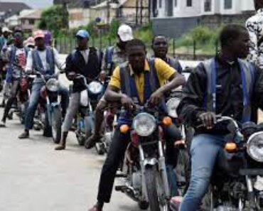Le Nigeria Broie 2 000 Motos-Taxis À Lagos
