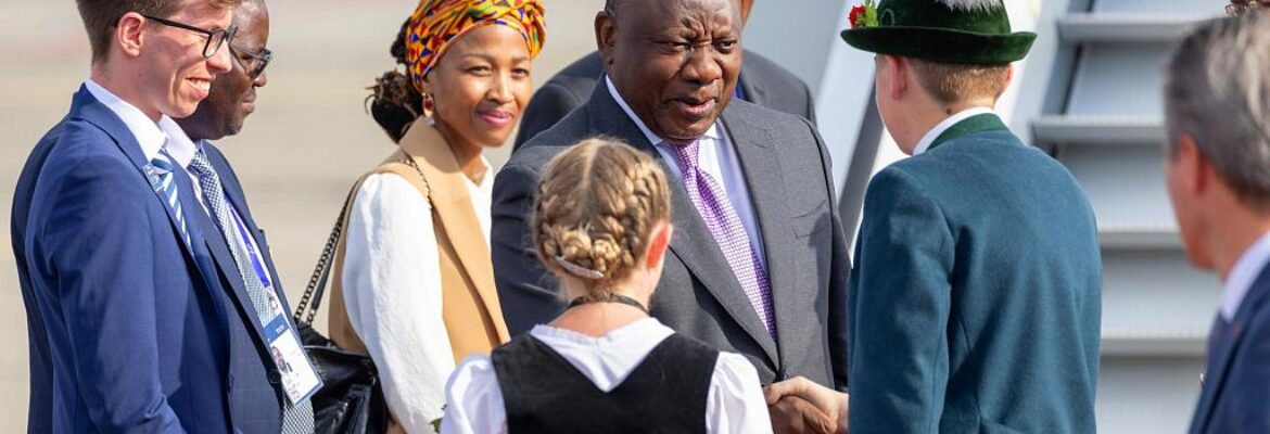 Le président sud-africain Ramaphosa atterrit à Munich avant le sommet du G7