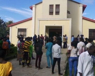 Nigeria : Manifestation des femmes suite à l’attaque meurtrière d’une église