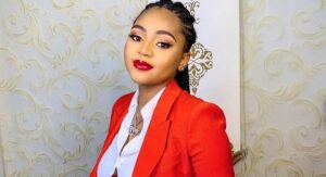 Regina Daniels : L&Rsquo;Actrice Nigériane Préfère Laisser Mourir Son Père Pour Sauver Son Mari