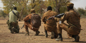 Un Terroriste Capturé Disparaît Mystérieusement Devant Des Soldats Burkinabé ; Video