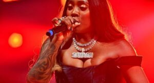 « J&Rsquo;Ai Trop De Fucking Hits » Déclare Tiwa Savage