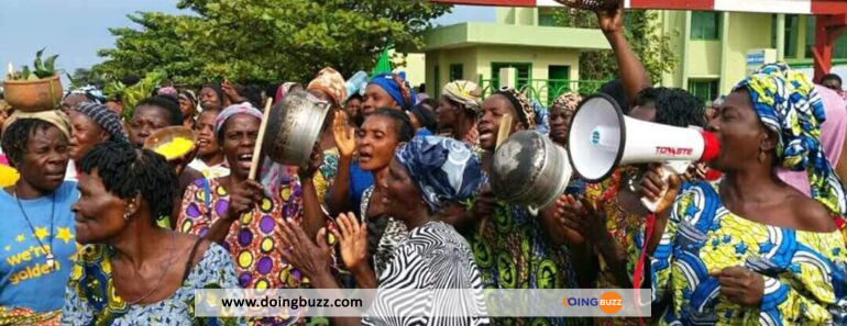Benin Un defile des hommes femmes n.µS secoue le pays 770x297 - Bénin: Un défilé des hommes et des femmes « n.µS » secoue le pays (photos)