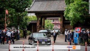 Des Foules Se Rassemblent À Tokyo Pour Un Dernier Adieu À Shinzo Abe