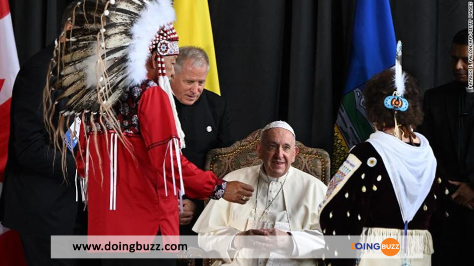Le Pape Francois Visite Au Canadademander Pardon