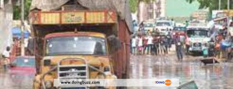 Les rues de Dakar inondees fortes pluies 2022 Senegal 770x297 - Sénégal: Les rues de Dakar inondées après de fortes pluies en 2022