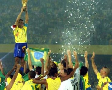 Coupe Du Monde : L&Rsquo;Équipe Du Brésil 2002 Célèbre  Le Vingtième Anniversaire De Son Triomphe (Photo)