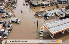 indexdss - Sénégal: Les rues de Dakar inondées après de fortes pluies en 2022