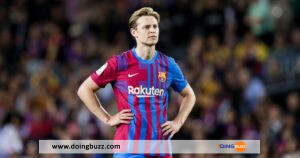 Les Supporters Du Fc Barcelone Insultent Le Milieu De Terrain Frenkie De Jong