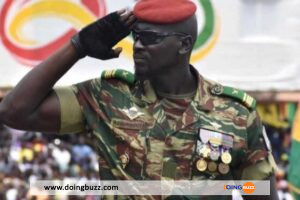 AmitiÃ© entre putschs : le colonel Doumbouya se dit prÃªt Ã  aider militairement le Mali