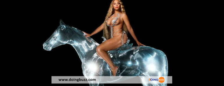 Beyoncé enflamme la toile avec son costume en cristaux d'or Loewe