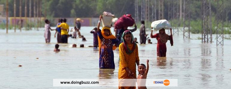 Inondations au Pakistan un millier de morts des millions touchésterreur changement climatique  770x297 - Inondations au Pakistan : un millier de morts, des millions touchés par la « terreur du changement climatique »