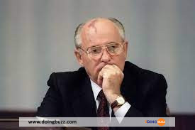 Lancien Président De Lurss Mikhaïl Gorbatchev Est Mort