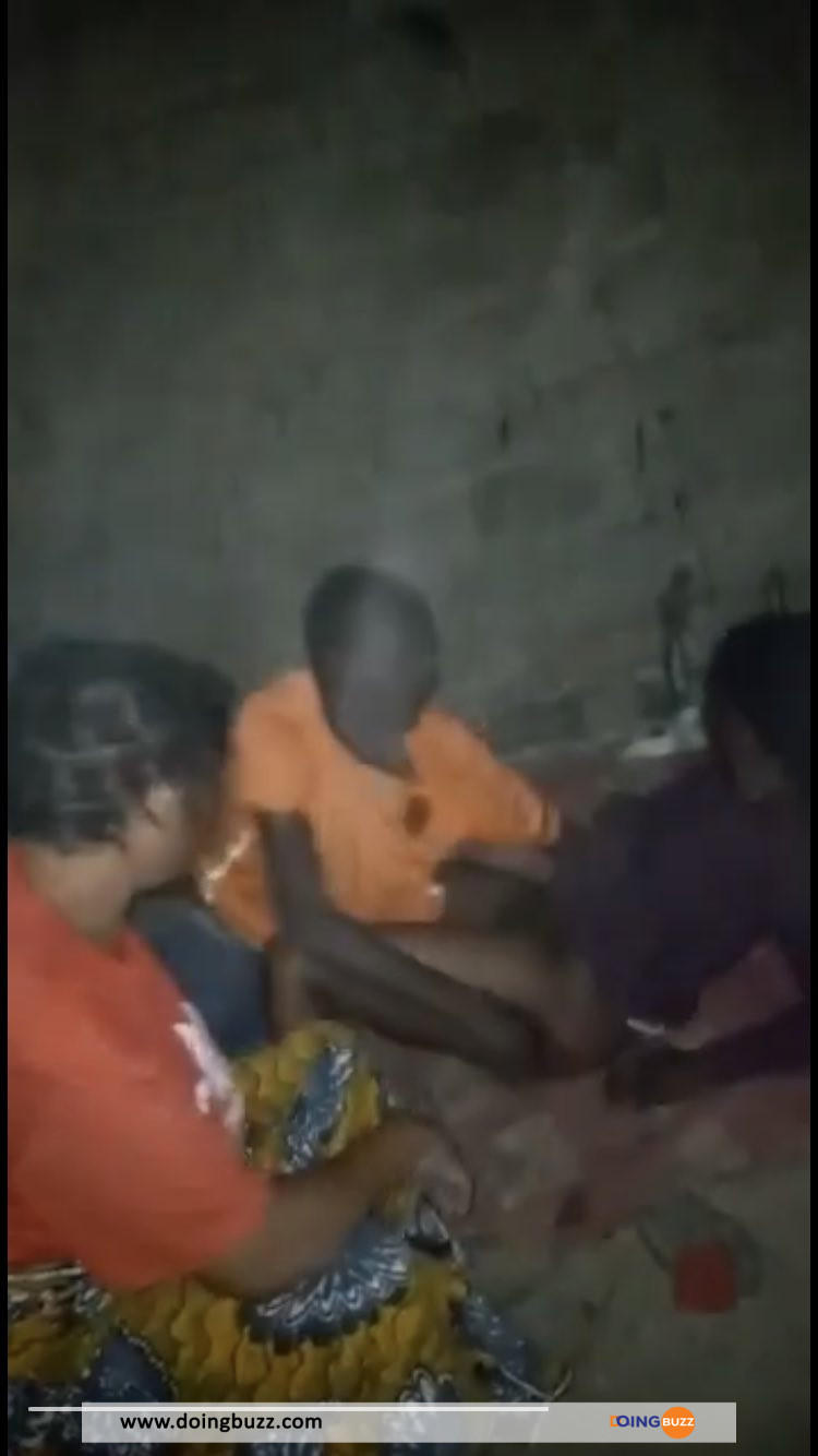 631f1074eb679 - Zambie : Trois femmes forcent un homme à coucher avec elles