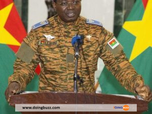 Burkina/ Damiba Limoge Le Général Simporé Et Récupère Le Poste De Ministre De La Défense