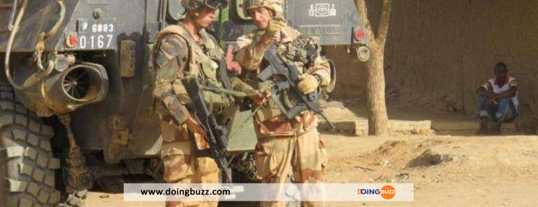 FRANCAIS M 770x297 - Deux militaires français arrêtés au Mali et libérés