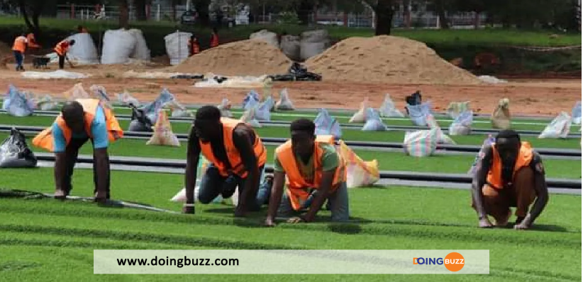 Togo La Renovation Presque Terminee Dun Terrain De Football Est Le Reve Des Fans De Football