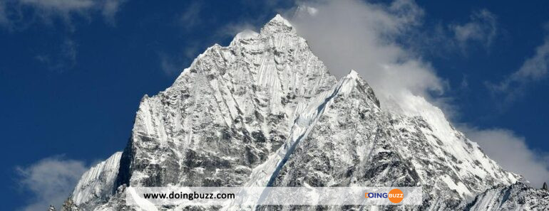 Himalaya : Au Moins 26 Morts Et Des Portés Disparus Dans Une Avalanche