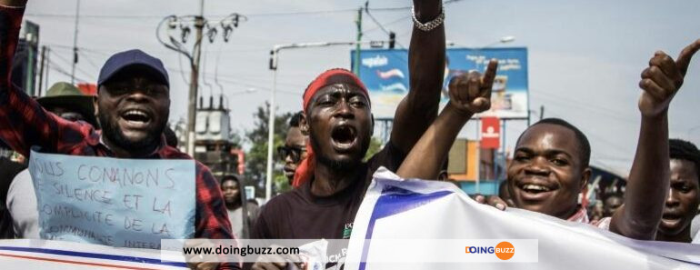 Rdc : Des Manifestants Célèbrent L&Rsquo;Expulsion De L&Rsquo;Ambassadeur Rwandais