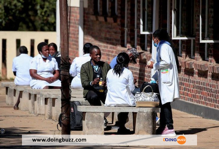 Zimbabwe : Plus De 4 000 Médecins Et Infirmières Ont Quitté Le Pays En 2021