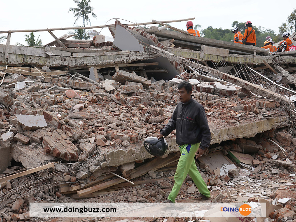 Indonésie : Un Tremblement De Terre Fait Au Moins 165 Morts