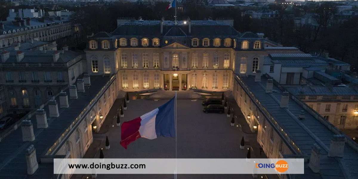 France : Un Homme Arrêté Pour Avoir Réussi À S'Introduire Dans Le Palais Présidentiel
