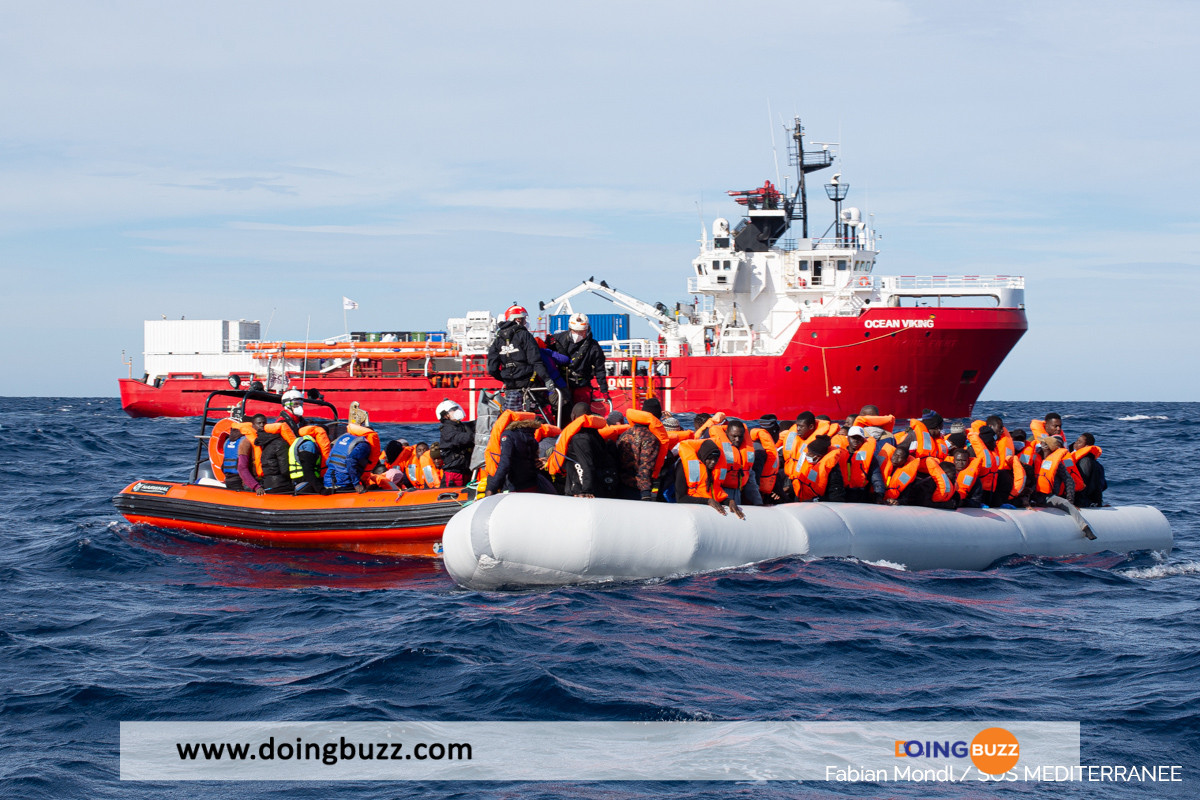 Plus D'Une Centaine De Migrants Secourus Par L'Ocean Viking En Méditerranée