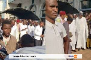 Bénin : Le Président Patrice Talon Aperçu Dans Une Mosquée