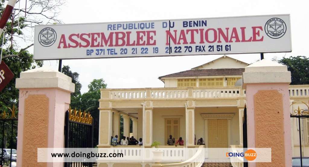 Bénin : Le Président Du Parlement Des Jeunes Destitué Pour « Indiscipline »