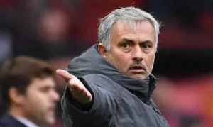 « Ta Petite Amie S’est Faite Bais*R Par Toute L’équipe Du… », José Mourinho Fait Une Sortie Controversée